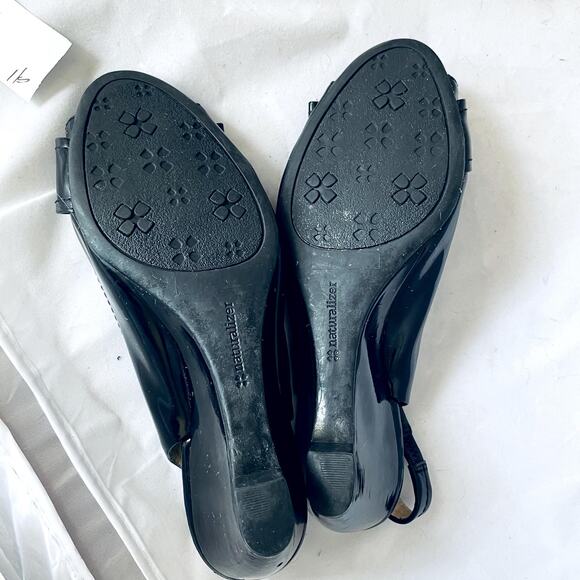 Naturalizer 7M  wedge 2.5" black back strap - Picture 6 of 10